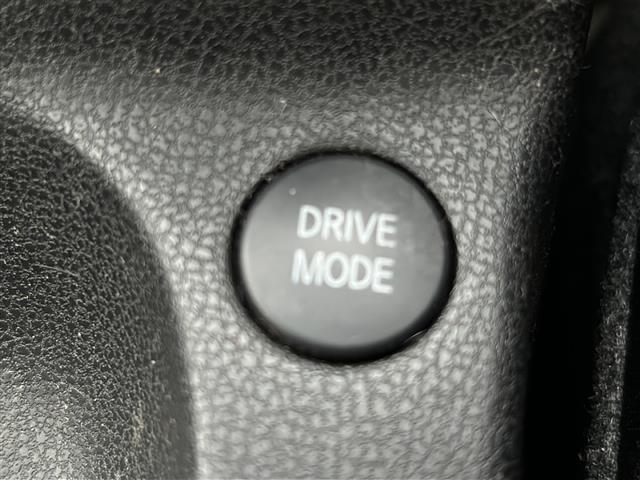 ノート ｅ－パワー　Ｘ　純正ナビ　フルセグ　ＣＤ、ＤＶＤ、ＳＤ、Ｂｌｕｅｔｏｏｔｈ　ＥＴＣ　ドラレコ　全方位カメラ　デジタルインナーミラー　車両接近通報装置　レーンキープアシスト　プッシュスタート　スマートキー　スペアキー（17枚目）