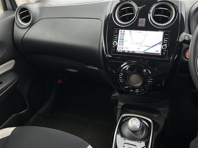 ノート ｅ－パワー　Ｘ　純正ナビ　フルセグ　ＣＤ、ＤＶＤ、ＳＤ、Ｂｌｕｅｔｏｏｔｈ　ＥＴＣ　ドラレコ　全方位カメラ　デジタルインナーミラー　車両接近通報装置　レーンキープアシスト　プッシュスタート　スマートキー　スペアキー（18枚目）