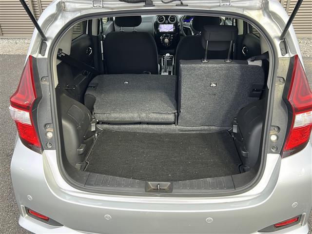 ノート ｅ－パワー　Ｘ　純正ナビ　フルセグ　ＣＤ、ＤＶＤ、ＳＤ、Ｂｌｕｅｔｏｏｔｈ　ＥＴＣ　ドラレコ　全方位カメラ　デジタルインナーミラー　車両接近通報装置　レーンキープアシスト　プッシュスタート　スマートキー　スペアキー（27枚目）