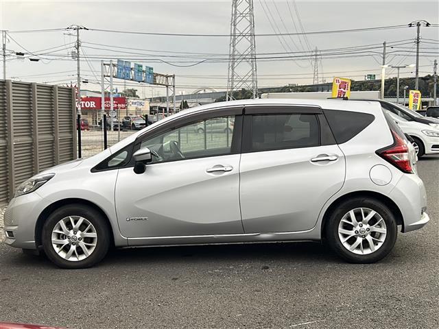 ノート ｅ－パワー　Ｘ　純正ナビ　フルセグ　ＣＤ、ＤＶＤ、ＳＤ、Ｂｌｕｅｔｏｏｔｈ　ＥＴＣ　ドラレコ　全方位カメラ　デジタルインナーミラー　車両接近通報装置　レーンキープアシスト　プッシュスタート　スマートキー　スペアキー（32枚目）