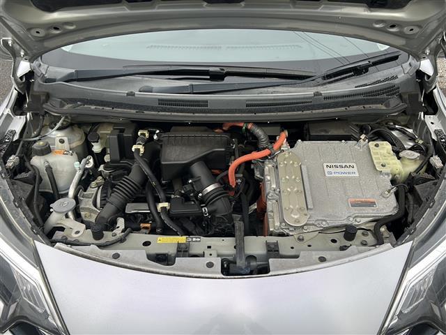 ノート ｅ－パワー　Ｘ　純正ナビ　フルセグ　ＣＤ、ＤＶＤ、ＳＤ、Ｂｌｕｅｔｏｏｔｈ　ＥＴＣ　ドラレコ　全方位カメラ　デジタルインナーミラー　車両接近通報装置　レーンキープアシスト　プッシュスタート　スマートキー　スペアキー（41枚目）