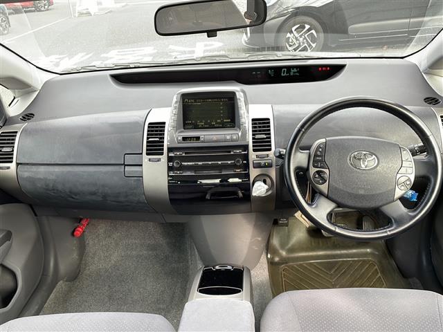 プリウス Ｓ　１０ｔｈアニバーサリーエディション（2枚目）