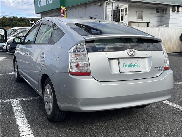 プリウス Ｓ　１０ｔｈアニバーサリーエディション（3枚目）