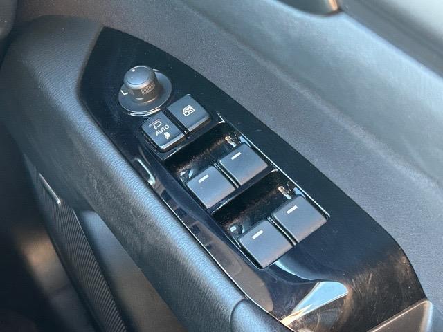 ＣＸ－５ ２０Ｓ　プロアクティブ　禁煙車　ワンオーナー　純正ナビ　ＢＯＳＥスピーカー　フルセグテレビ　Ｂｌｕｅｔｏｏｔｈ接続　ＥＴＣ　ＣＤ／ＤＶＤ再生　全周囲カメラ　レーダークルーズコントロール　運転席パワーシート（18枚目）