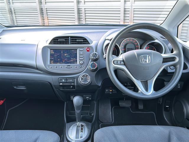 フィット G スマートスタイルエディション ワンオーナー 純正HDDナビ バックカメラ DVD再生 MP3 CD再生 ワンセグテレビ、走行中視聴可能 HDD録音機能 AM/FMラジオ ビルトインETC 取扱説明書 保証書(2枚目)