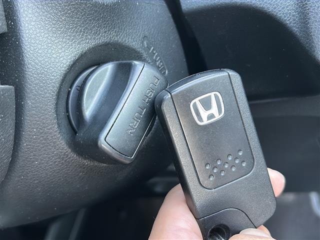 フィット G スマートスタイルエディション ワンオーナー 純正HDDナビ バックカメラ DVD再生 MP3 CD再生 ワンセグテレビ、走行中視聴可能 HDD録音機能 AM/FMラジオ ビルトインETC 取扱説明書 保証書(16枚目)