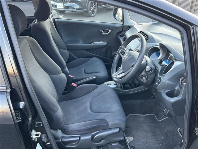 フィット G スマートスタイルエディション ワンオーナー 純正HDDナビ バックカメラ DVD再生 MP3 CD再生 ワンセグテレビ、走行中視聴可能 HDD録音機能 AM/FMラジオ ビルトインETC 取扱説明書 保証書(24枚目)