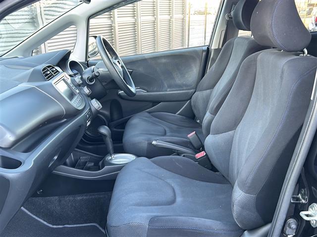 フィット G スマートスタイルエディション ワンオーナー 純正HDDナビ バックカメラ DVD再生 MP3 CD再生 ワンセグテレビ、走行中視聴可能 HDD録音機能 AM/FMラジオ ビルトインETC 取扱説明書 保証書(25枚目)