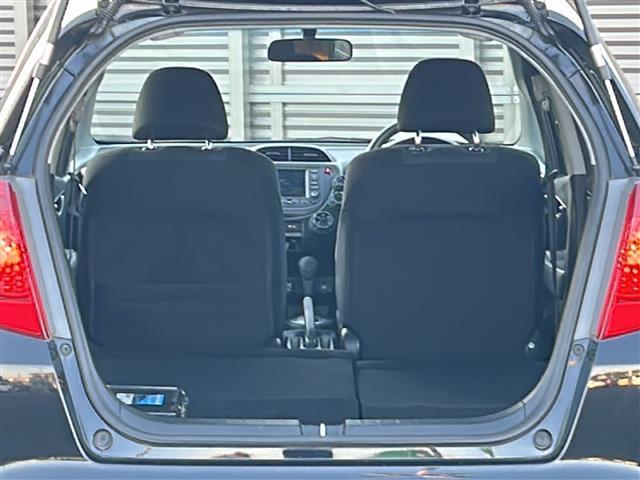 フィット G スマートスタイルエディション ワンオーナー 純正HDDナビ バックカメラ DVD再生 MP3 CD再生 ワンセグテレビ、走行中視聴可能 HDD録音機能 AM/FMラジオ ビルトインETC 取扱説明書 保証書(31枚目)