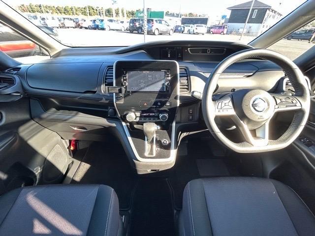 セレナ ハイウェイスター Vセレクション 純正ナビ CD DVD Bluetooth フルセグTV ETC 前後ドライブレコーダー アラウンドビューモニター エマージェンシーブレーキ パーキングアシスト 車線逸脱警報 ふらつき警報(2枚目)
