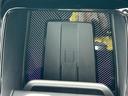 【置くだけ充電】ワイヤレス充電ができるQi (チー)はその上にポンッとスマホを置くだけなので手軽です!!車での充電が驚くほど便利になります!!※対応機種により異なります。