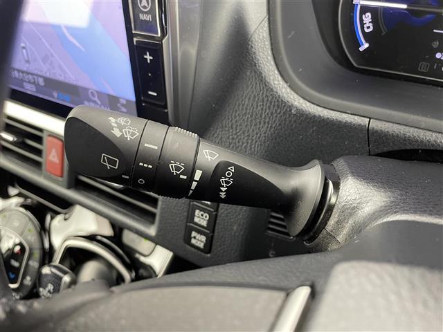ヴォクシー ハイブリッドＺＳ　煌ＩＩ　バックカメラ　ＡＬＰＩＮＥ製フリップダウンモニター　ＡＬＰＩＮＥ製ドライブレコーダー　両側パワースライドドア　フルセグＴＶ　テレビキャンセラー　ＨＤＭＩ端子　Ｂｌｕｅｔｏｏｔｈ　ＥＴＣ（10枚目）