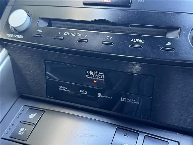 ＩＳ ＩＳ３００ｈ　Ｆスポーツ　サンルーフ　純正ナビ　マークレビンソン　バックカメラ　フルセグＴＶ　Ｂｌｕｅｔｏｏｔｈ　ビルトインＥＴＣ　黒革シート　純正１９インチＡＷ　レーダークルコン　パワーシート　ベンチレーション（26枚目）