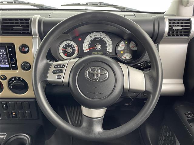 ＦＪクルーザー ベースグレード　純正ナビ　フルセグ　ＣＤ　ＤＶＤ　Ｂｌｕｅｔｏｏｔｈ　バックカメラ　４ＷＤ　フロアマット　ドアバイザー　保証書　取扱説明書　スペアキー（4枚目）