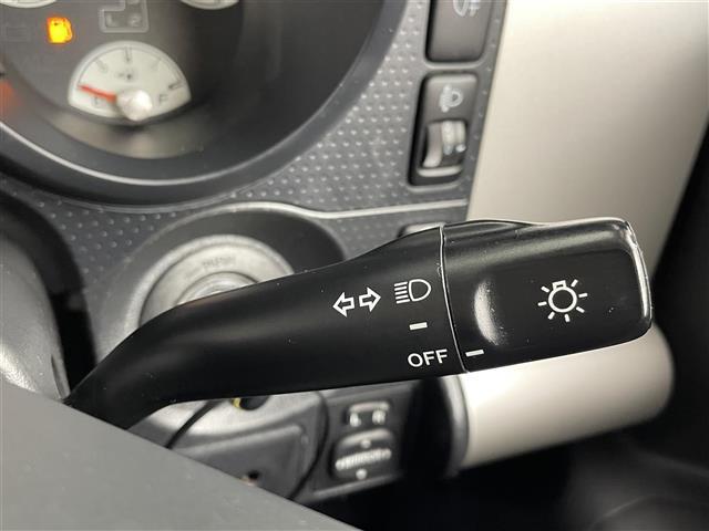 ＦＪクルーザー ベースグレード　純正ナビ　フルセグ　ＣＤ　ＤＶＤ　Ｂｌｕｅｔｏｏｔｈ　バックカメラ　４ＷＤ　フロアマット　ドアバイザー　保証書　取扱説明書　スペアキー（7枚目）