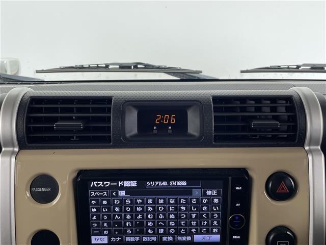 ＦＪクルーザー ベースグレード　純正ナビ　フルセグ　ＣＤ　ＤＶＤ　Ｂｌｕｅｔｏｏｔｈ　バックカメラ　４ＷＤ　フロアマット　ドアバイザー　保証書　取扱説明書　スペアキー（8枚目）