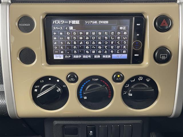 ＦＪクルーザー ベースグレード　純正ナビ　フルセグ　ＣＤ　ＤＶＤ　Ｂｌｕｅｔｏｏｔｈ　バックカメラ　４ＷＤ　フロアマット　ドアバイザー　保証書　取扱説明書　スペアキー（9枚目）
