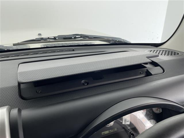 ＦＪクルーザー ベースグレード　純正ナビ　フルセグ　ＣＤ　ＤＶＤ　Ｂｌｕｅｔｏｏｔｈ　バックカメラ　４ＷＤ　フロアマット　ドアバイザー　保証書　取扱説明書　スペアキー（11枚目）