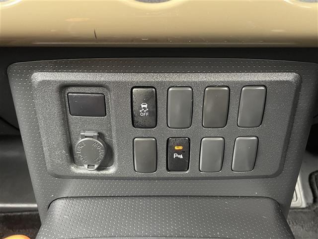 ＦＪクルーザー ベースグレード　純正ナビ　フルセグ　ＣＤ　ＤＶＤ　Ｂｌｕｅｔｏｏｔｈ　バックカメラ　４ＷＤ　フロアマット　ドアバイザー　保証書　取扱説明書　スペアキー（12枚目）