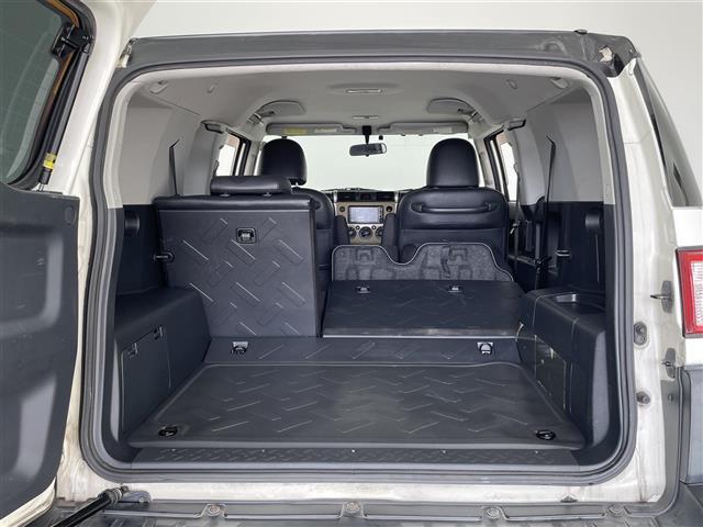 ＦＪクルーザー ベースグレード　純正ナビ　フルセグ　ＣＤ　ＤＶＤ　Ｂｌｕｅｔｏｏｔｈ　バックカメラ　４ＷＤ　フロアマット　ドアバイザー　保証書　取扱説明書　スペアキー（29枚目）