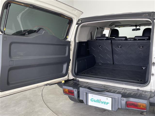 ＦＪクルーザー ベースグレード　純正ナビ　フルセグ　ＣＤ　ＤＶＤ　Ｂｌｕｅｔｏｏｔｈ　バックカメラ　４ＷＤ　フロアマット　ドアバイザー　保証書　取扱説明書　スペアキー（31枚目）