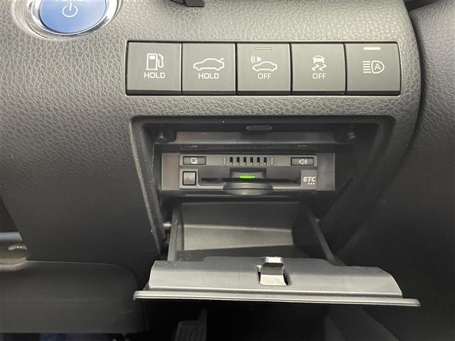 カムリ Ｇレザーパッケージ　ワンオーナ　モデリスタエアロ　純正ナビ　フルセグ　ＤＶＤ　Ｂｌｕｅｔｏｏｔｈ　プリクラッシュセーフティー　ヘッドアップディスプレイ　レザーシート　パワーシート　オートブレーキホールド　ビルトインＥＴＣ（13枚目）