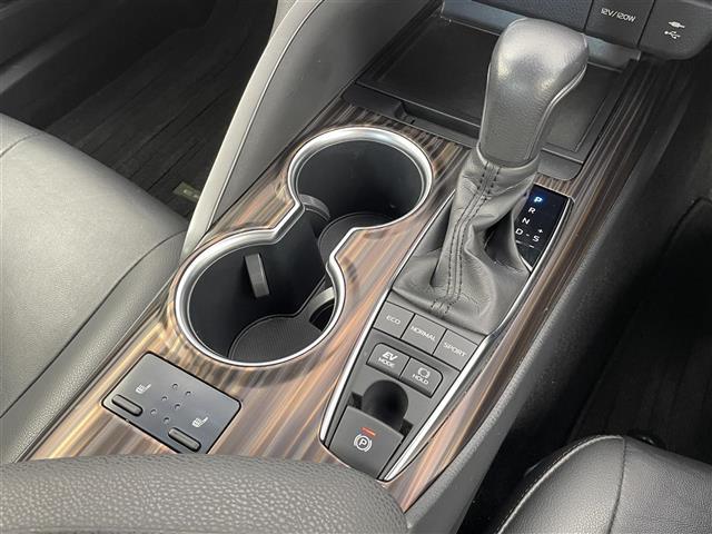 カムリ Ｇレザーパッケージ　ワンオーナ　モデリスタエアロ　純正ナビ　フルセグ　ＤＶＤ　Ｂｌｕｅｔｏｏｔｈ　プリクラッシュセーフティー　ヘッドアップディスプレイ　レザーシート　パワーシート　オートブレーキホールド　ビルトインＥＴＣ（18枚目）
