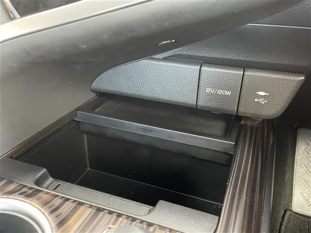 カムリ Ｇレザーパッケージ　ワンオーナ　モデリスタエアロ　純正ナビ　フルセグ　ＤＶＤ　Ｂｌｕｅｔｏｏｔｈ　プリクラッシュセーフティー　ヘッドアップディスプレイ　レザーシート　パワーシート　オートブレーキホールド　ビルトインＥＴＣ（19枚目）