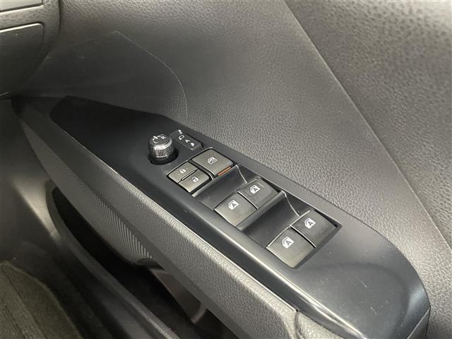 カムリ Ｇレザーパッケージ　ワンオーナ　モデリスタエアロ　純正ナビ　フルセグ　ＤＶＤ　Ｂｌｕｅｔｏｏｔｈ　プリクラッシュセーフティー　ヘッドアップディスプレイ　レザーシート　パワーシート　オートブレーキホールド　ビルトインＥＴＣ（22枚目）