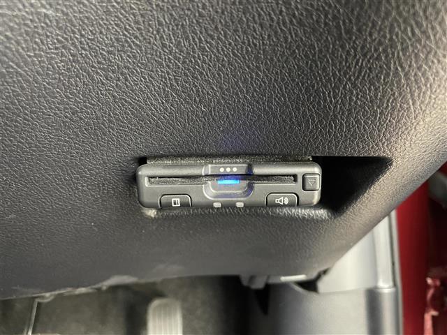 シエンタ Ｇ　グランパー　社外ＳＤナビ　フリップダウンモニター　Ｂｌｕｅｔｏｏｔｈ　ＣＤ　ＤＶＤ　前後ドライブレコーダー　バックカメラ　プリクラッシュセーフティー　オートハイビーム　両側パワースライドドア　保証書　取扱　スペア（13枚目）