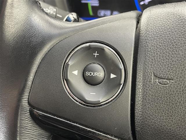 ヴェゼル ハイブリッドＺ　純正ナビ　シートヒーター　純正アルミホイル１７インチ　純正フロアマット　ルーフレール　オートブレーキホールド　ＨＤＭＩ入力端子　ＵＳＢ入力端子　革巻ステアリング　ハーフレザー　スペアキー　バックカメラ（8枚目）