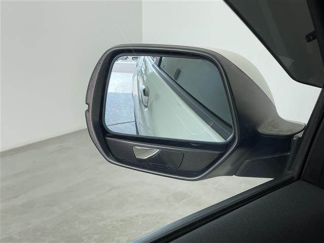 ヴェゼル ハイブリッドＺ　純正ナビ　シートヒーター　純正アルミホイル１７インチ　純正フロアマット　ルーフレール　オートブレーキホールド　ＨＤＭＩ入力端子　ＵＳＢ入力端子　革巻ステアリング　ハーフレザー　スペアキー　バックカメラ（22枚目）