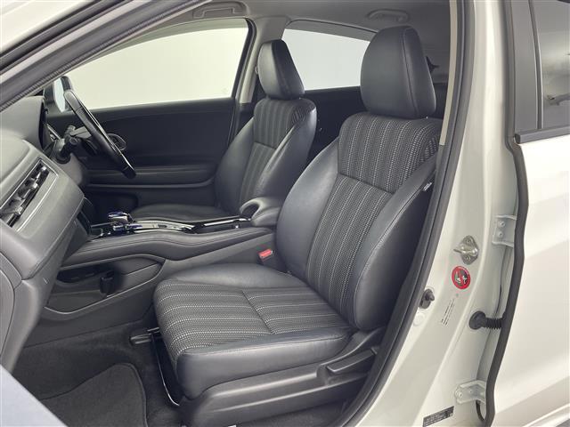 ヴェゼル ハイブリッドＺ　純正ナビ　シートヒーター　純正アルミホイル１７インチ　純正フロアマット　ルーフレール　オートブレーキホールド　ＨＤＭＩ入力端子　ＵＳＢ入力端子　革巻ステアリング　ハーフレザー　スペアキー　バックカメラ（28枚目）