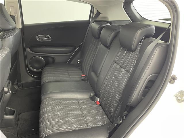 ヴェゼル ハイブリッドＺ　純正ナビ　シートヒーター　純正アルミホイル１７インチ　純正フロアマット　ルーフレール　オートブレーキホールド　ＨＤＭＩ入力端子　ＵＳＢ入力端子　革巻ステアリング　ハーフレザー　スペアキー　バックカメラ（30枚目）