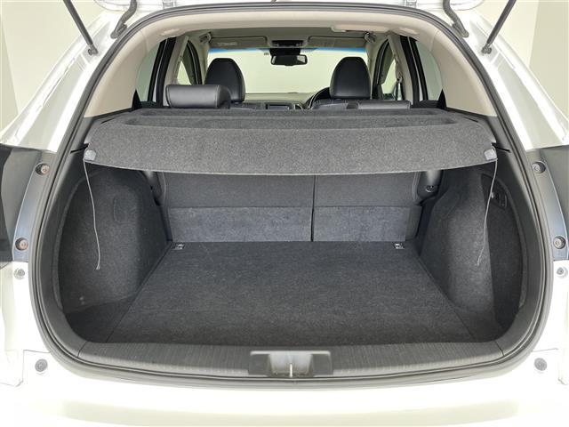 ヴェゼル ハイブリッドＺ　純正ナビ　シートヒーター　純正アルミホイル１７インチ　純正フロアマット　ルーフレール　オートブレーキホールド　ＨＤＭＩ入力端子　ＵＳＢ入力端子　革巻ステアリング　ハーフレザー　スペアキー　バックカメラ（31枚目）