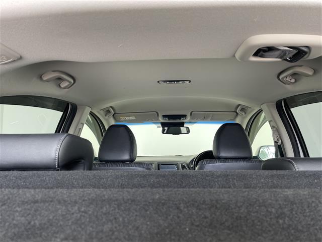 ヴェゼル ハイブリッドＺ　純正ナビ　シートヒーター　純正アルミホイル１７インチ　純正フロアマット　ルーフレール　オートブレーキホールド　ＨＤＭＩ入力端子　ＵＳＢ入力端子　革巻ステアリング　ハーフレザー　スペアキー　バックカメラ（33枚目）