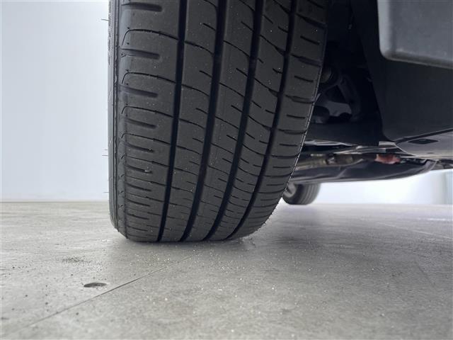 ヴェゼル ハイブリッドＺ　純正ナビ　シートヒーター　純正アルミホイル１７インチ　純正フロアマット　ルーフレール　オートブレーキホールド　ＨＤＭＩ入力端子　ＵＳＢ入力端子　革巻ステアリング　ハーフレザー　スペアキー　バックカメラ（41枚目）