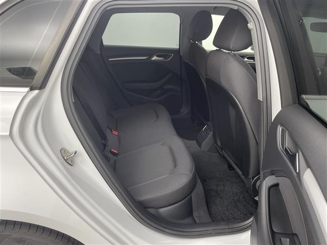 A3 スポーツバック30TFSI 純正ナビ/純正アルミホイル16インチ/バックカメラ/クルーズコントロール/ステアリングスイッチ/コーナーセンサー/プッシュスタート/USB入力端子/スペアキー/取扱説明書/フロアマット/ETC(11枚目)