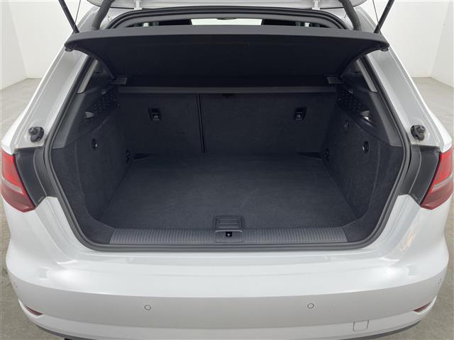 A3 スポーツバック30TFSI 純正ナビ/純正アルミホイル16インチ/バックカメラ/クルーズコントロール/ステアリングスイッチ/コーナーセンサー/プッシュスタート/USB入力端子/スペアキー/取扱説明書/フロアマット/ETC(14枚目)