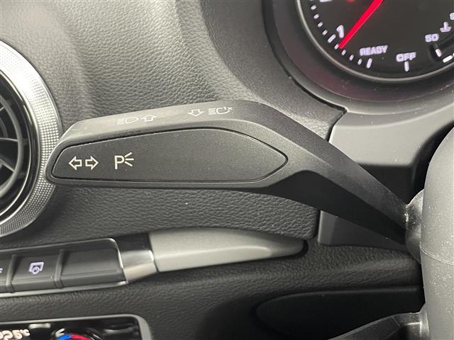 A3 スポーツバック30TFSI 純正ナビ/純正アルミホイル16インチ/バックカメラ/クルーズコントロール/ステアリングスイッチ/コーナーセンサー/プッシュスタート/USB入力端子/スペアキー/取扱説明書/フロアマット/ETC(19枚目)