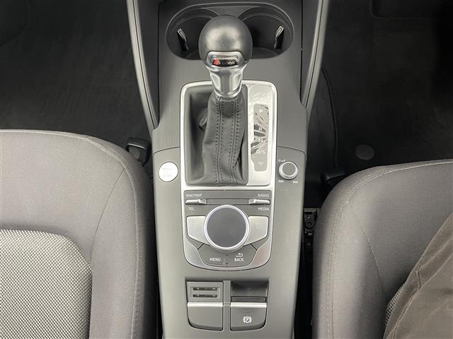 A3 スポーツバック30TFSI 純正ナビ/純正アルミホイル16インチ/バックカメラ/クルーズコントロール/ステアリングスイッチ/コーナーセンサー/プッシュスタート/USB入力端子/スペアキー/取扱説明書/フロアマット/ETC(29枚目)
