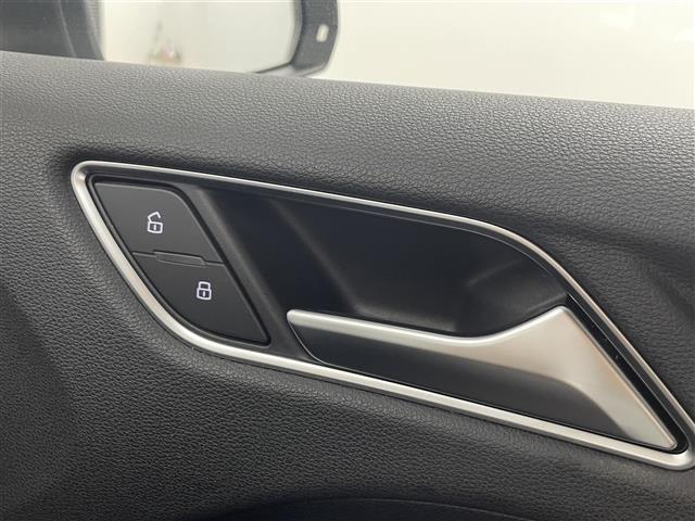 A3 スポーツバック30TFSI 純正ナビ/純正アルミホイル16インチ/バックカメラ/クルーズコントロール/ステアリングスイッチ/コーナーセンサー/プッシュスタート/USB入力端子/スペアキー/取扱説明書/フロアマット/ETC(31枚目)