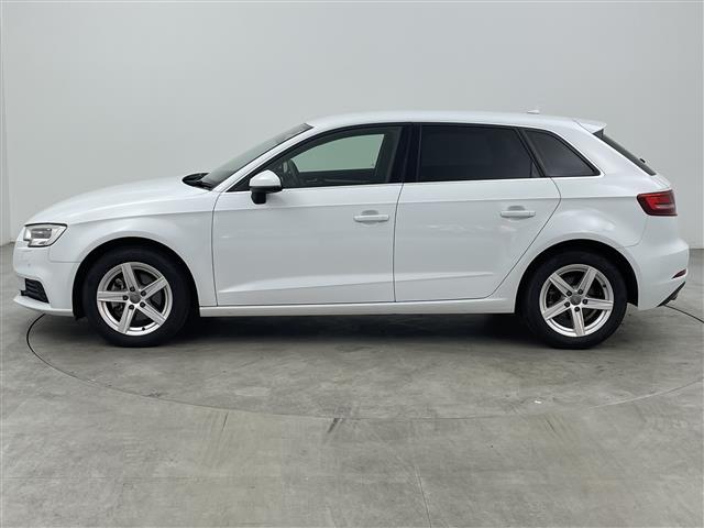 A3 スポーツバック30TFSI 純正ナビ/純正アルミホイル16インチ/バックカメラ/クルーズコントロール/ステアリングスイッチ/コーナーセンサー/プッシュスタート/USB入力端子/スペアキー/取扱説明書/フロアマット/ETC(37枚目)