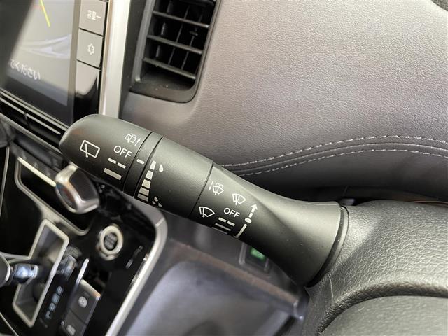 セレナ ハイウェイスター　Ｖ　プロパイロット　ワンオーナ　純正ナビ　フルセグ　Ｂｌｕｅｔｏｏｔｈ　ＣＤ　ＤＢＤ　フリップダウンモニター　両側パワースライド　バックカメラ　オートブレーキホールド　レーダークルーズコントロール（3枚目）