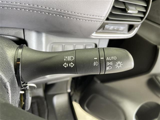 セレナ ハイウェイスター　Ｖ　プロパイロット　ワンオーナ　純正ナビ　フルセグ　Ｂｌｕｅｔｏｏｔｈ　ＣＤ　ＤＢＤ　フリップダウンモニター　両側パワースライド　バックカメラ　オートブレーキホールド　レーダークルーズコントロール（4枚目）