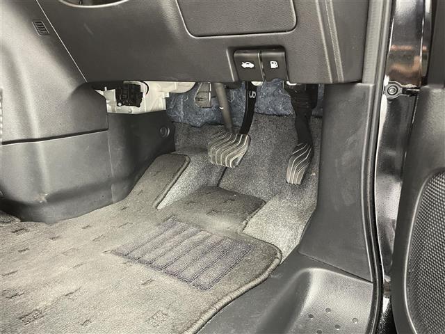 セレナ ハイウェイスター　Ｖ　プロパイロット　ワンオーナ　純正ナビ　フルセグ　Ｂｌｕｅｔｏｏｔｈ　ＣＤ　ＤＢＤ　フリップダウンモニター　両側パワースライド　バックカメラ　オートブレーキホールド　レーダークルーズコントロール（15枚目）