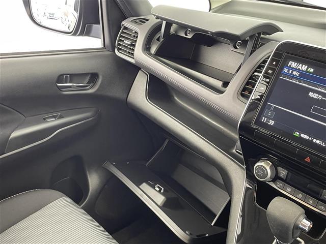 セレナ ハイウェイスター　Ｖ　プロパイロット　ワンオーナ　純正ナビ　フルセグ　Ｂｌｕｅｔｏｏｔｈ　ＣＤ　ＤＢＤ　フリップダウンモニター　両側パワースライド　バックカメラ　オートブレーキホールド　レーダークルーズコントロール（16枚目）