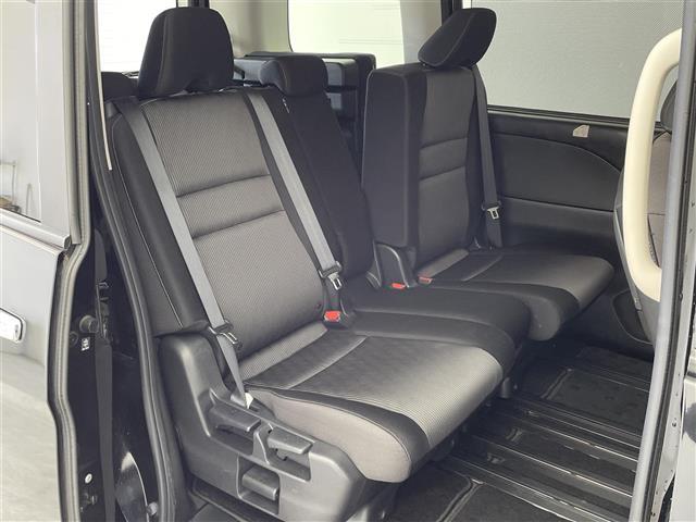 セレナ ハイウェイスター　Ｖ　プロパイロット　ワンオーナ　純正ナビ　フルセグ　Ｂｌｕｅｔｏｏｔｈ　ＣＤ　ＤＢＤ　フリップダウンモニター　両側パワースライド　バックカメラ　オートブレーキホールド　レーダークルーズコントロール（25枚目）