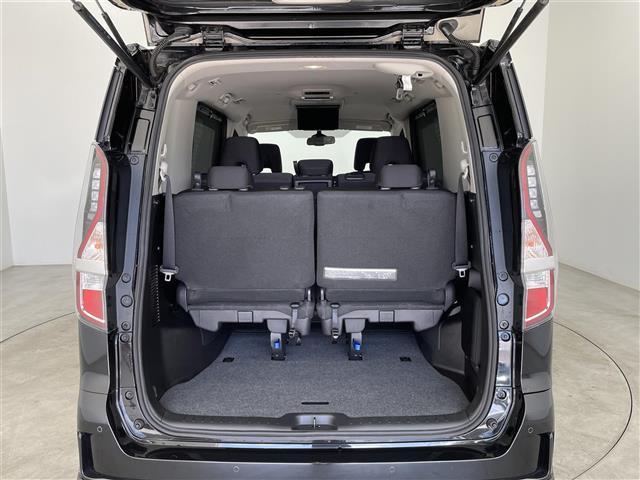 セレナ ハイウェイスター　Ｖ　プロパイロット　ワンオーナ　純正ナビ　フルセグ　Ｂｌｕｅｔｏｏｔｈ　ＣＤ　ＤＢＤ　フリップダウンモニター　両側パワースライド　バックカメラ　オートブレーキホールド　レーダークルーズコントロール（28枚目）