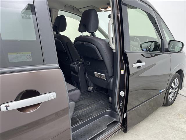 セレナ ハイウェイスター　プロパイロットエディション　プロパイロット　純正ナビ　Ｂｌｕｅｔｏｏｔｈ　ＣＤ　ＤＶＤ　フルセグ　フリップダウンモニター　ビルトインＥＴＣ　ドライブレコーダー　オートブレーキホールド　バックカメラ　純正アルミホイール（22枚目）